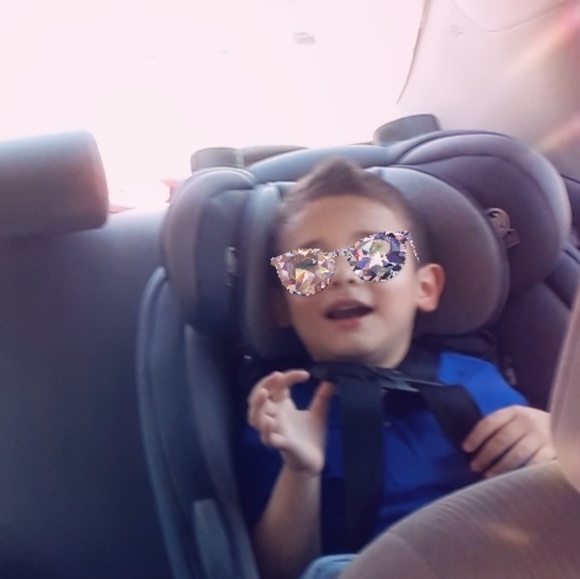 Meet your Posher, Kari - Picture 3 of 8